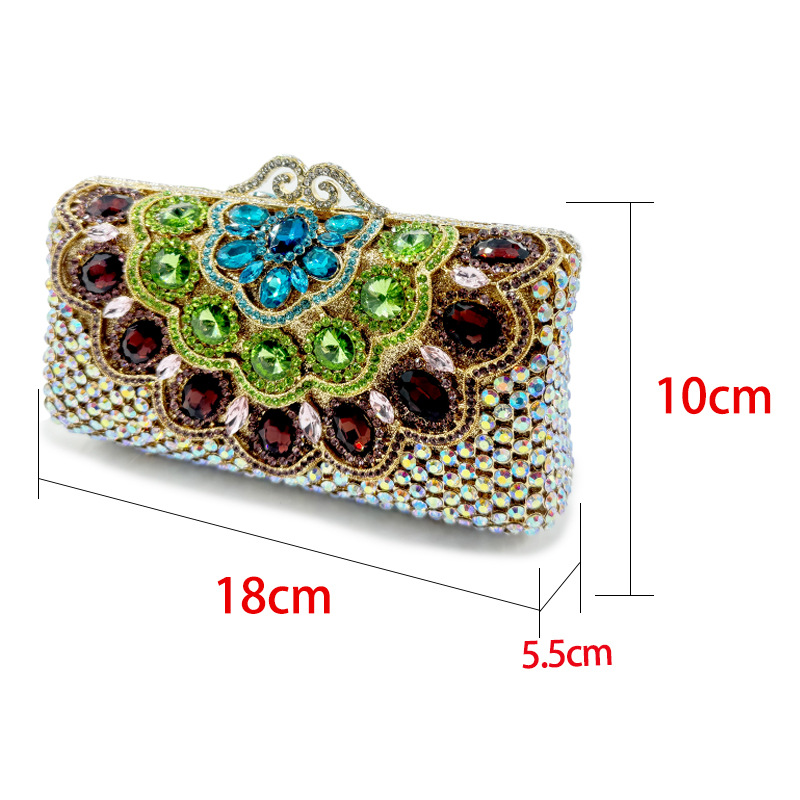 Büyük Rhinestones Ile Şık Çiçe - Interior Design Ai Free incelemesi ve fiyatı